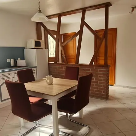 Location 8 A 13 Personnes, A 450m